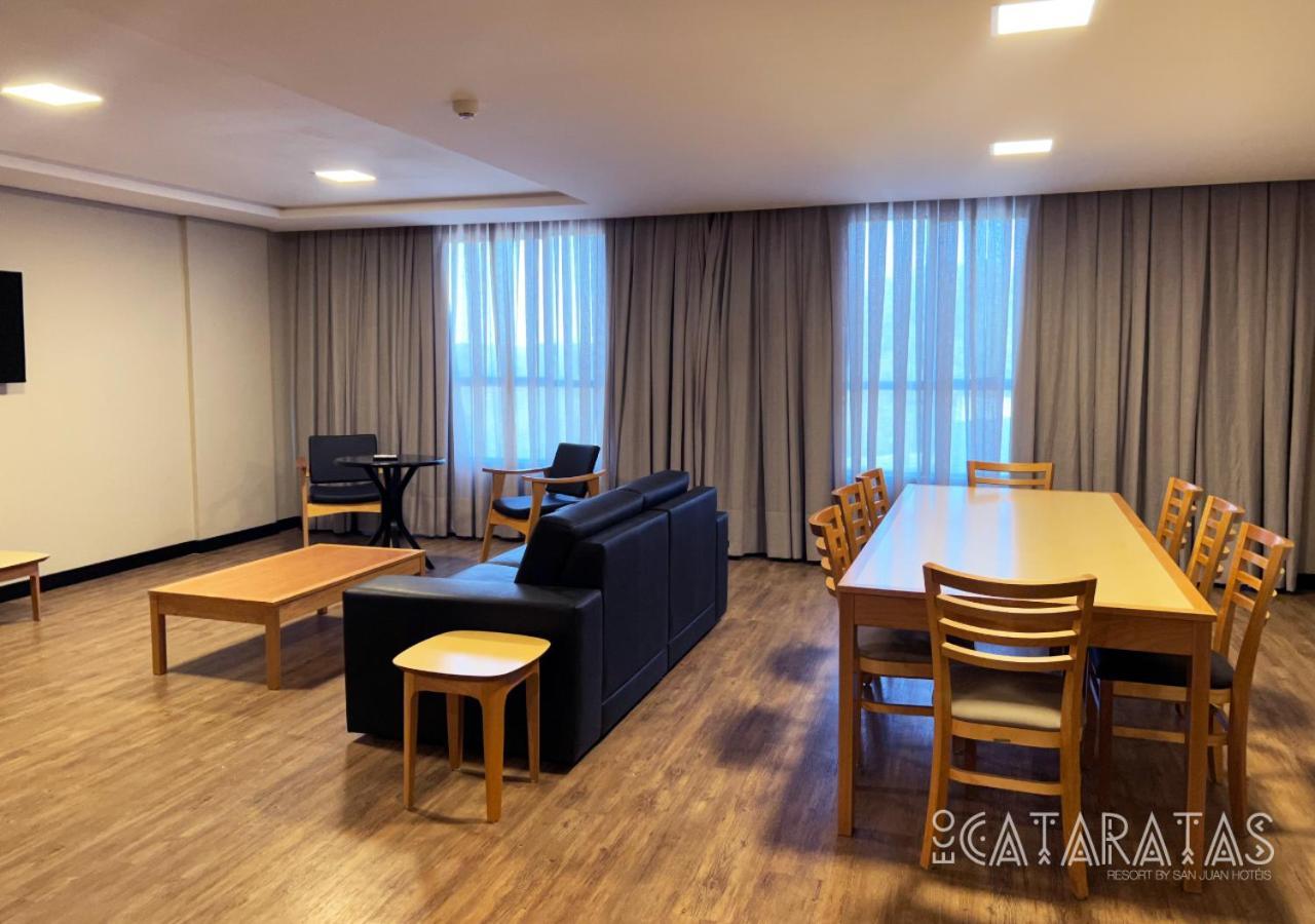 Complexo Eco Cataratas Resort By Sj Foz do Iguacu Exterior photo A typical living room of a 3-bedroom condominium at The Beacon