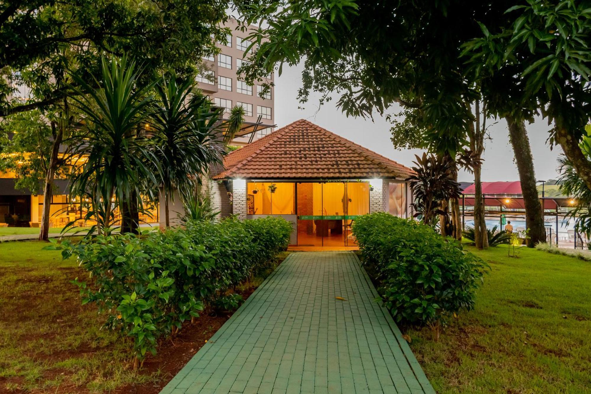 Complexo Eco Cataratas Resort By Sj Foz do Iguacu Exterior photo The pavilion at the park
