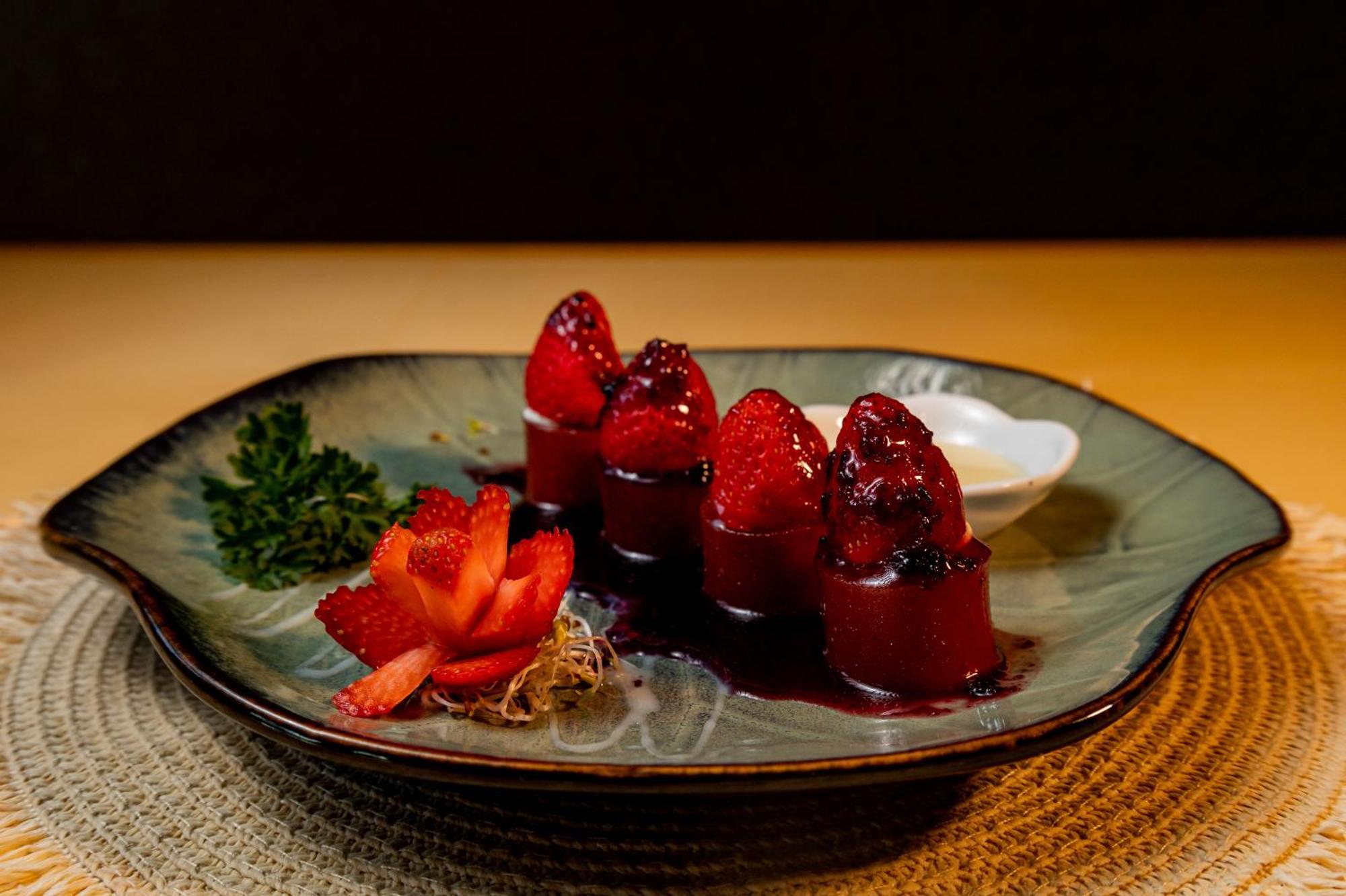Complexo Eco Cataratas Resort By Sj Foz do Iguacu Exterior photo A plate of strawberry daifuku